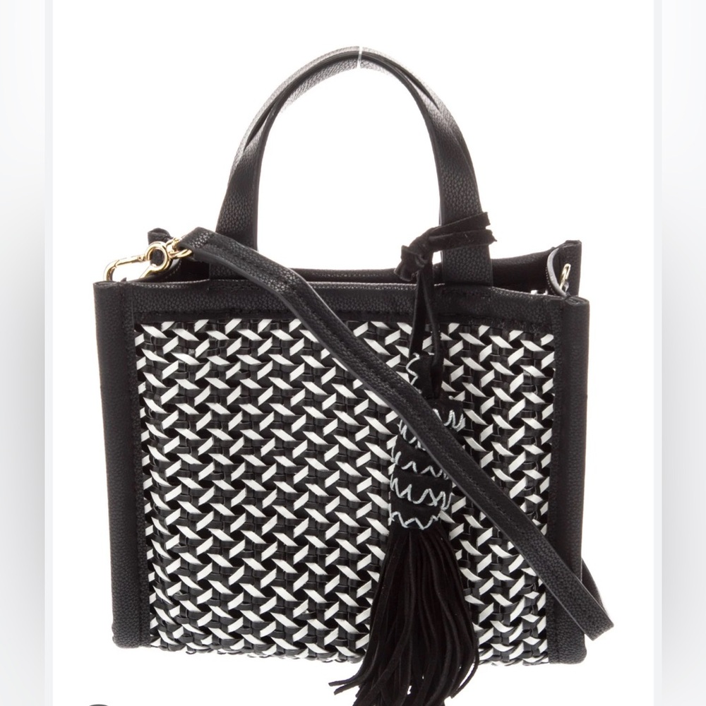 Like new Vince Camuto woven bag